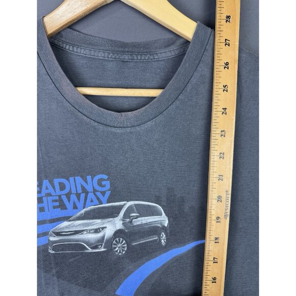 Vintage Y2K Chrysler Pacifica Leading The Way Car Promo Shirt Rare Art Graphic - Picture 9 of 9